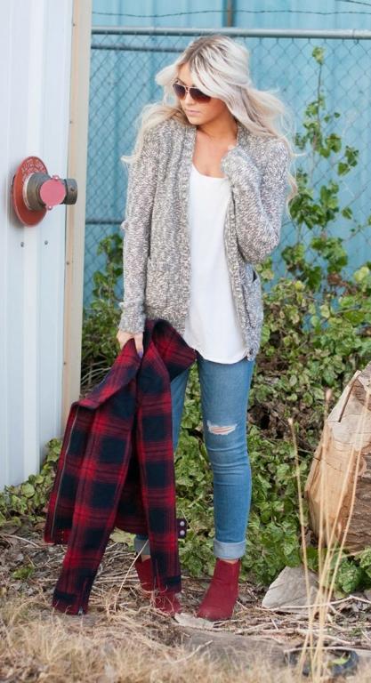 boots ankle fall booties denim wear outfit sweater jacket outfits burgundy cara loren jeans winter skinny cozy caraloren looks shorts