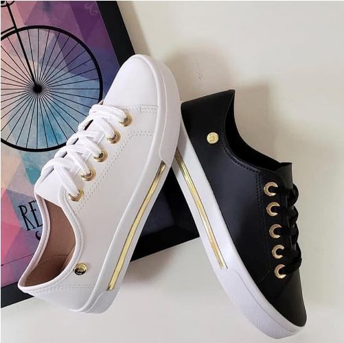 trendy girls sneakers