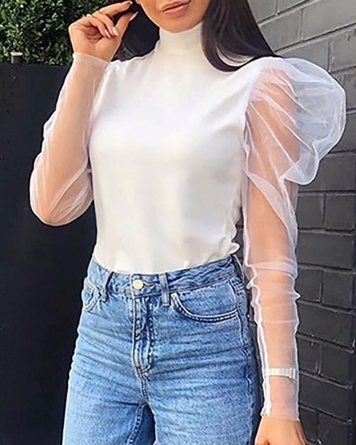 blouse with puffy sleeves