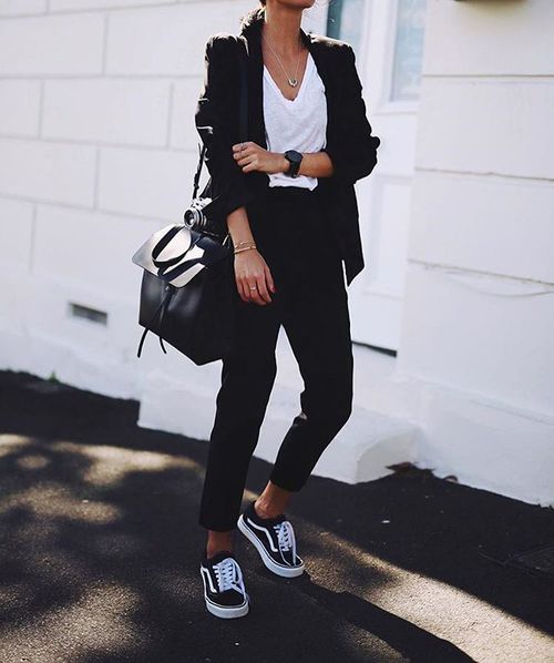 Winter outfits in black and white – Just Trendy Girls