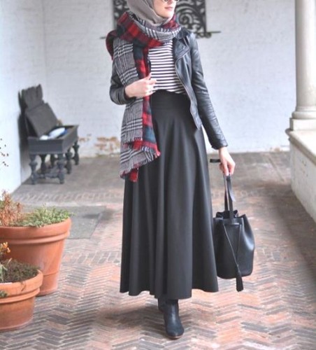 Hijab chic from the street | | Just Trendy Girls