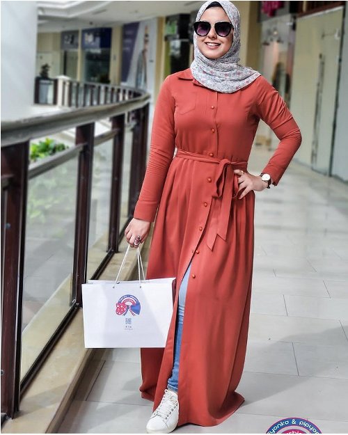 Open dress with jeans hijab style | | Just Trendy Girls