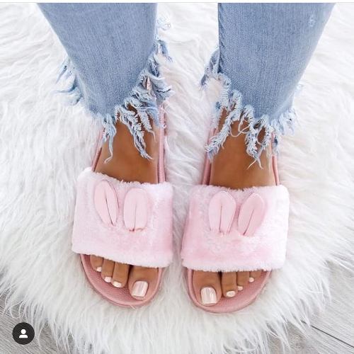 Comfy and cute Sliders | | Just Trendy Girls