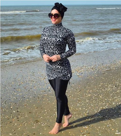 https://www.justtrendygirls.com/wp-content/uploads/2019/06/black-swimsuit-burkini-with-turban.jpg