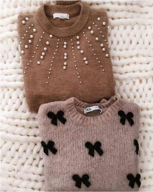 Neutral turtleneck sweaters in knits | Just Trendy Girls